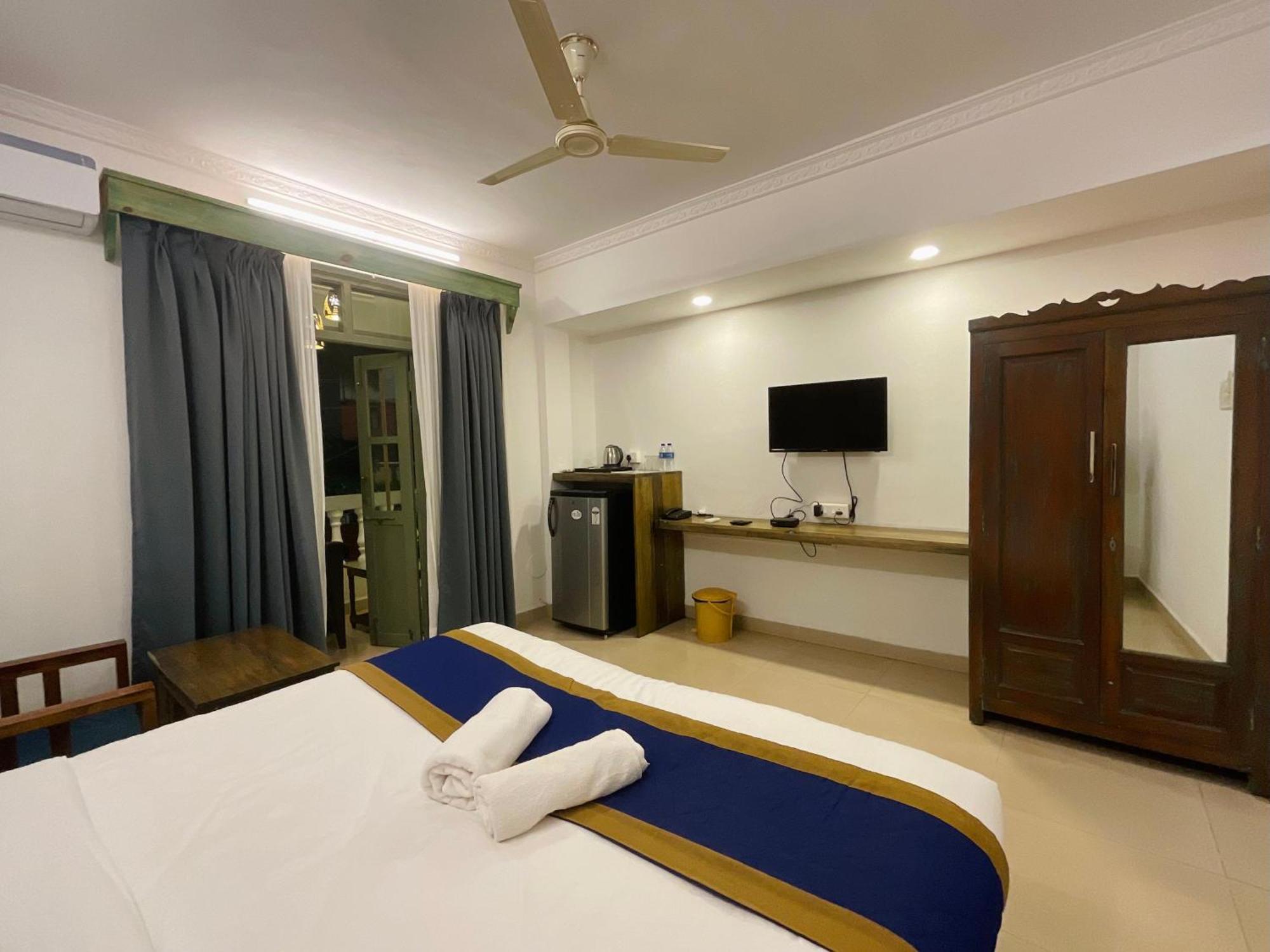 Nagas Hotel Satyavati Morjim Exterior foto